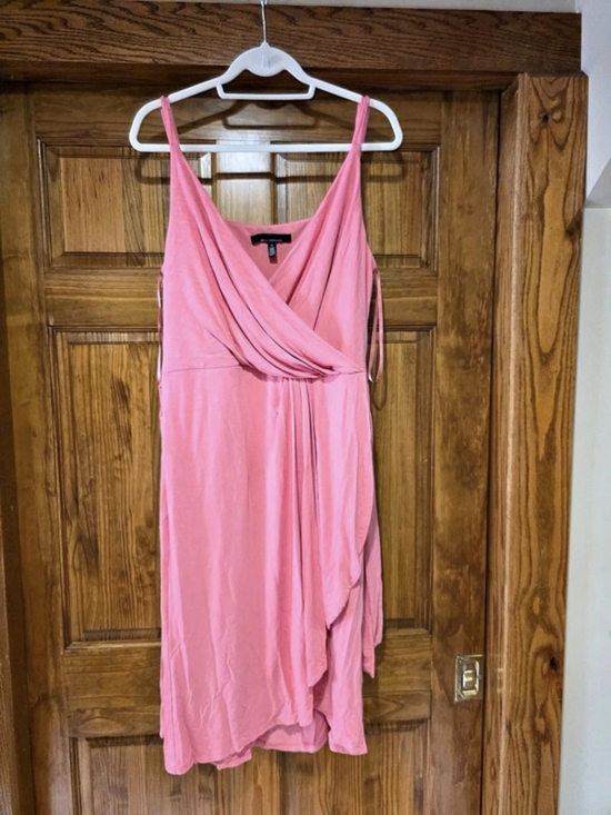White House Black Market Dresses & Skirts - White House Black Market Pink Sandal midi dress